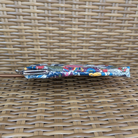 Gigi Hill The Jackie Floral Faux Leather Sunglass Case Kiss Lock Closure - Picture 9 of 15